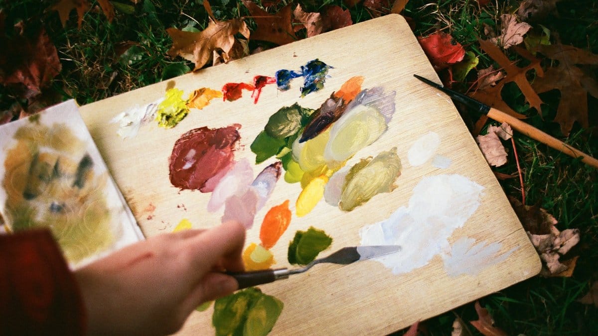 Mixing colors to find your palette