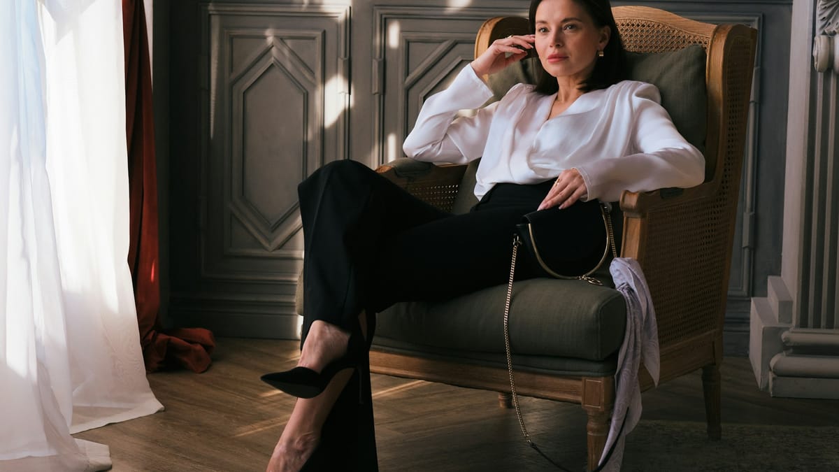 Minimalist Capsule for Work: A Wardrobe That Thinks